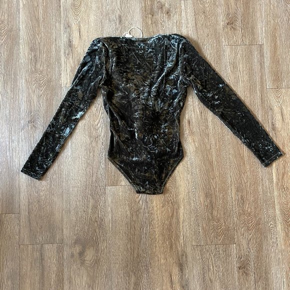 Velvet Like Deep V Neck Bodysuit - Picture 6 of 8